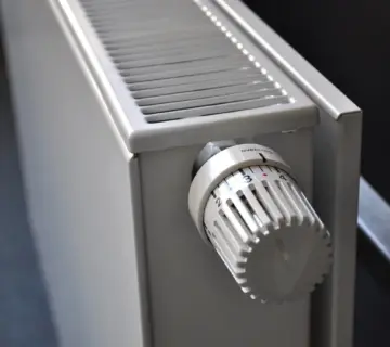 Hvad er centralvarme? Hemmeligheden bag komfortable hjem og lavere varmeregninger