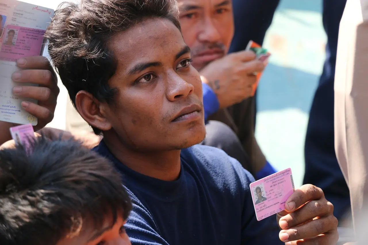 Hvem ringer fra 47181818?