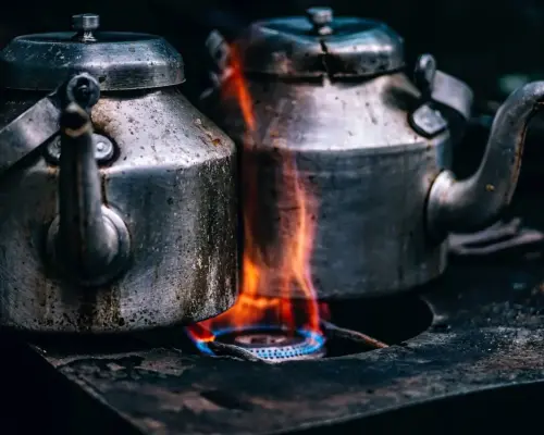 Hvor meget larmer en varmepumpe? Sandheden om støj, løsninger og nabofred Hvor meget larmer en varmepumpe? Sandheden om støj, løsninger og nabofred