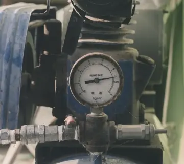 Hvordan virker luft til vand varmepumpe? Hemmeligheden bag billig, grøn varme til dit hjem