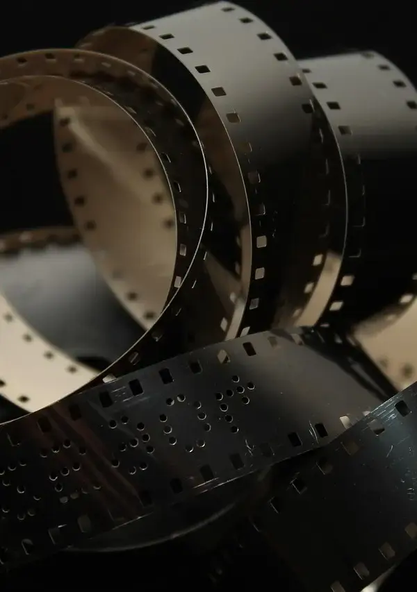 Kan solfilm på ovenlysvinduer dæmpe sommervarmen tilstrækkeligt?